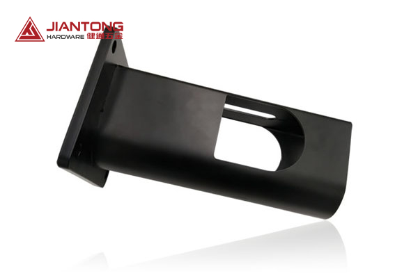 防撞梁沖壓，焊接